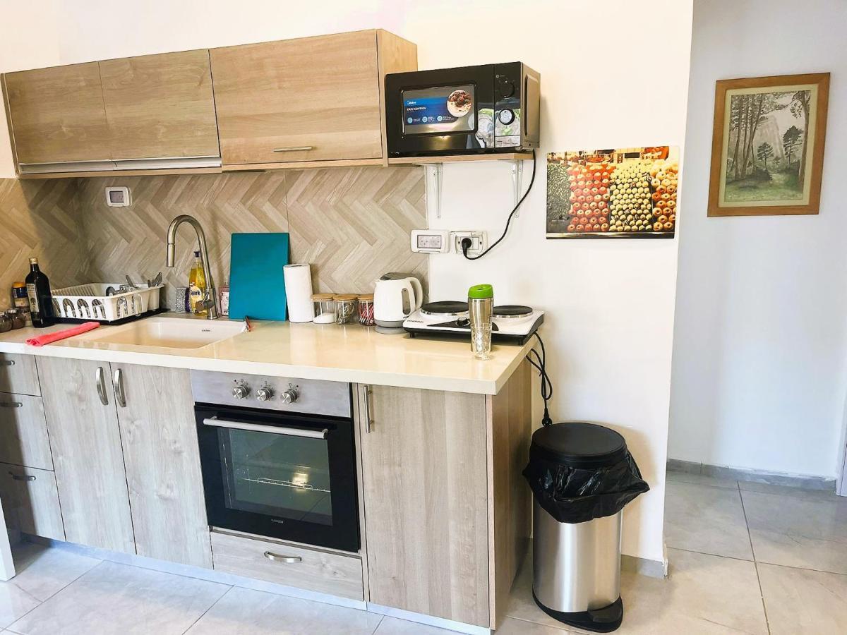 A Cozy 2Bdrm Home In Wadi-Nisnas Haifa Exterior foto